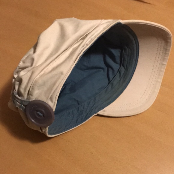 Fitted Volcom Hat - Picture 2 of 3